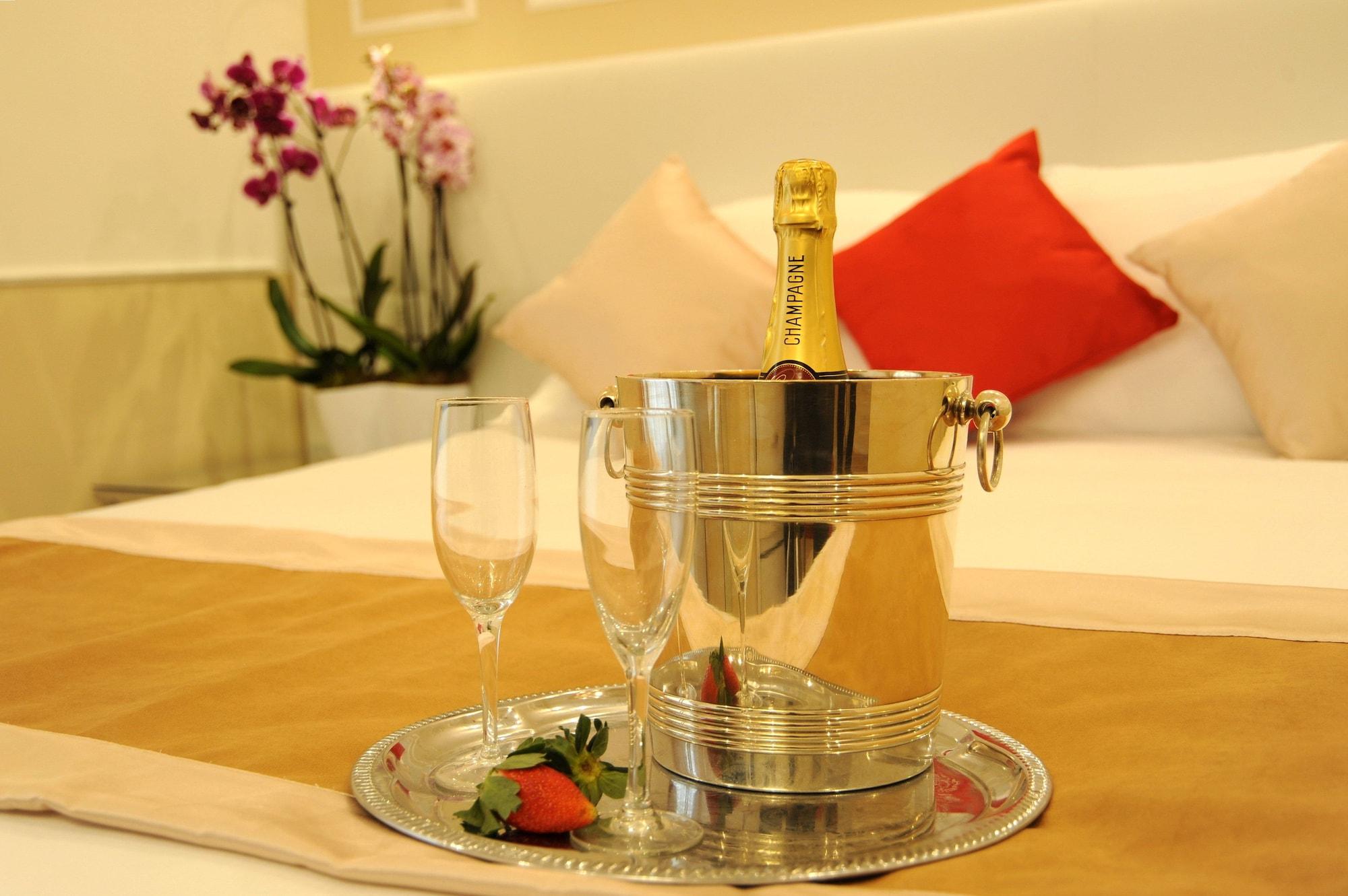 My Suites Piazza Di Spagna Рим Экстерьер фото